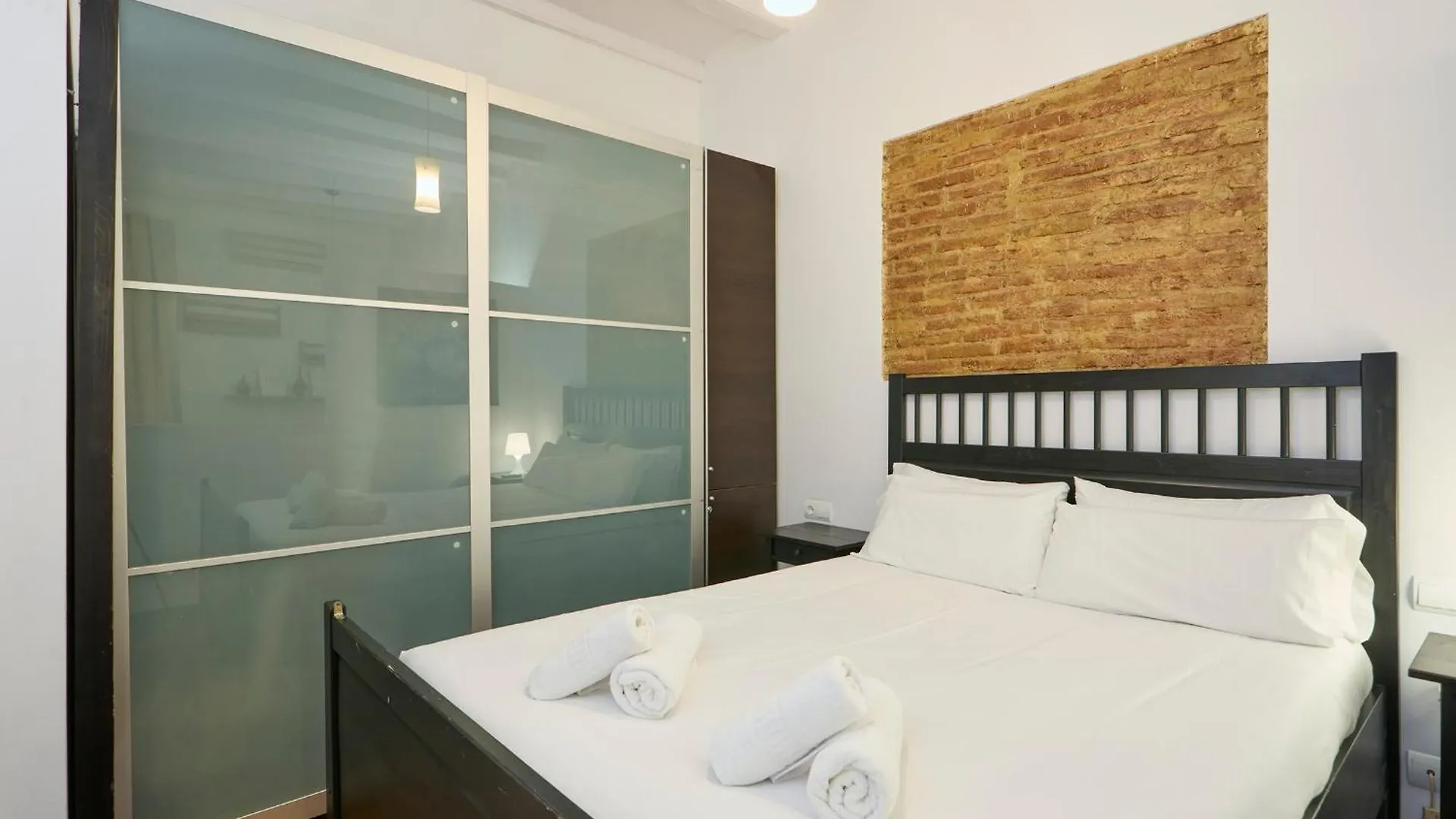 12Gra1070 - Cozy Flat In The Heart Of Gracia! Apartment Barcelona Spain