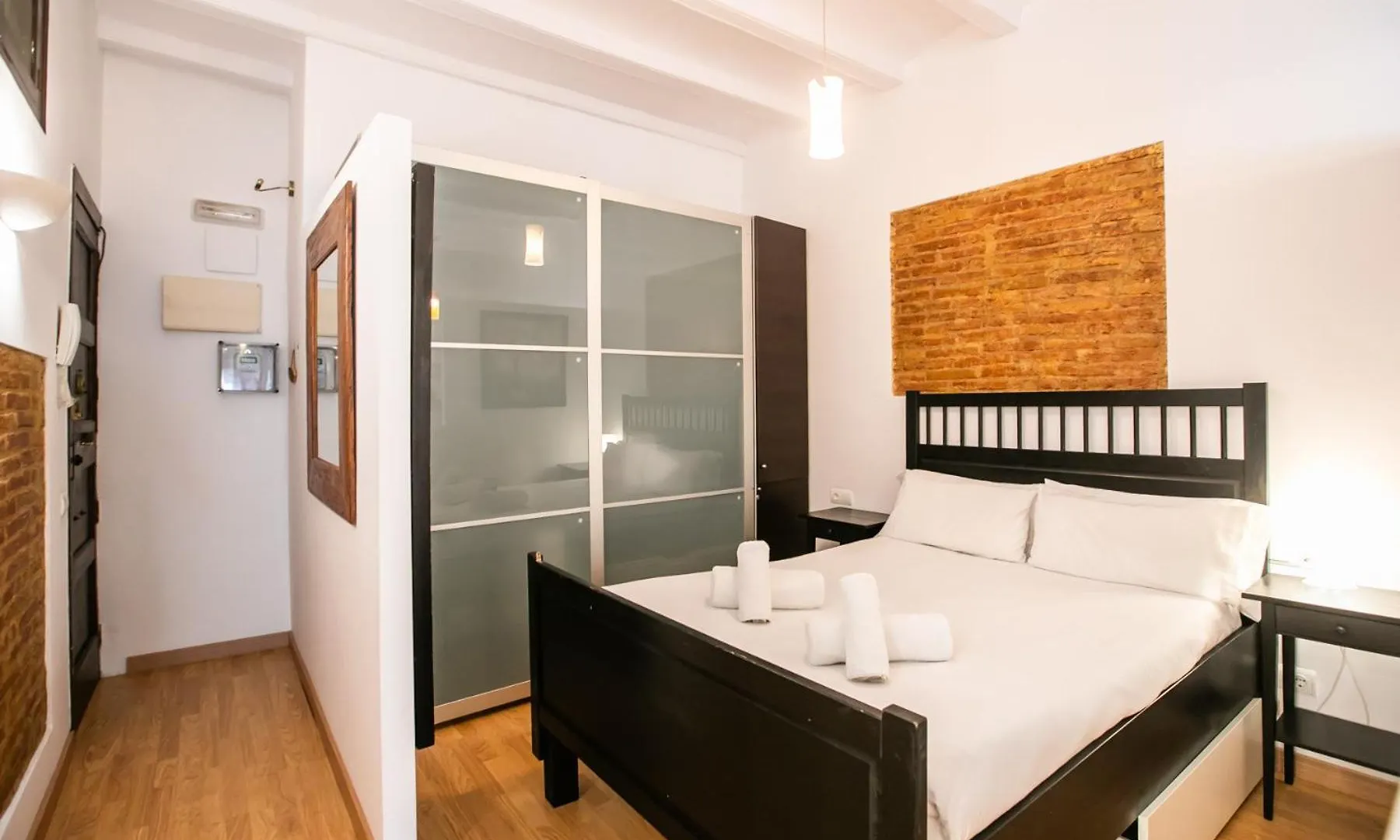 巴塞罗那12Gra1070 - Cozy Flat In The Heart Of Gracia!公寓 0*, 巴塞罗那 西班牙